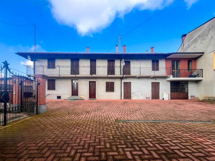 Casa con 6 locali in vendita in Borgata Rolandi, Rolandi, Montà