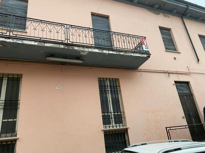 Casa con 6 locali in vendita in Via Roma, Centro, Gropparello