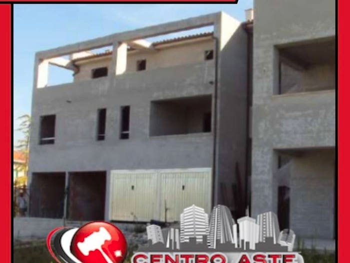 Appartamento quadrilocale in vendita in Via Sant' Egidio Trevi PG Italia, Centro, Trevi