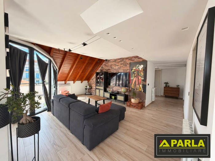 Casa con 5 locali in vendita in Via Barone Francesco Lombardo, Canicattì