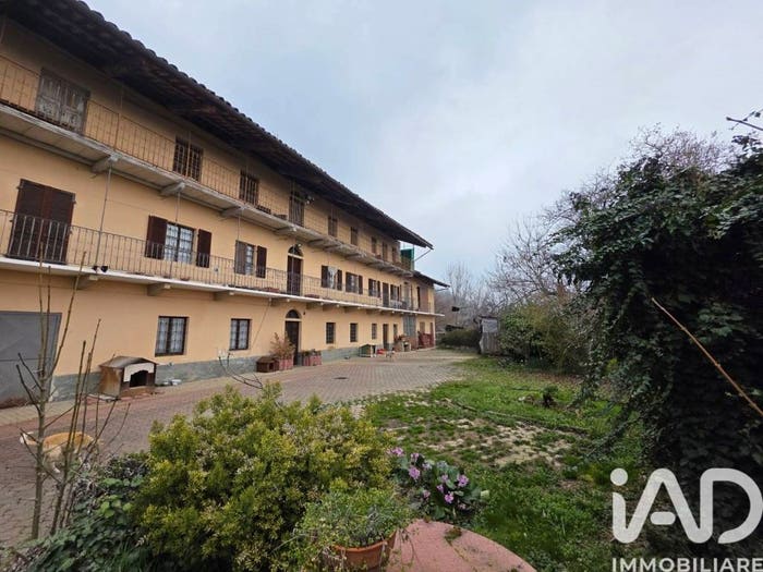 Casa con 6 locali in vendita in Localit  Case Piandane Superiore, Pertusio
