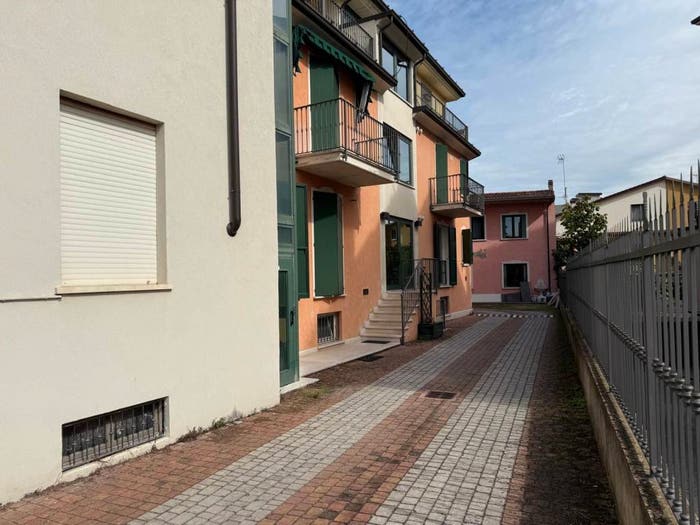 Appartamento trilocale in vendita in Via Cesare Battisti, Centro, Montichiari