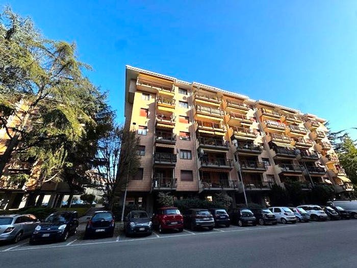 Appartamento con 6 locali in vendita in Centro, Acqui Terme