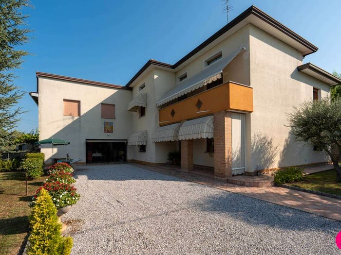 Casa con 6 locali in vendita in Via Piave, Azzano Decimo