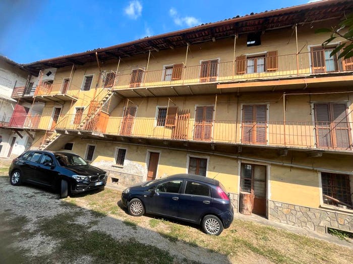 Casa con 6 locali in vendita in Via Saluzzo, Tabona Borgo Nuovo, Pinerolo