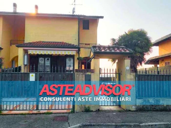 Casa con 6 locali in vendita in Via Berlinguer, Centro, Torrevecchia Pia