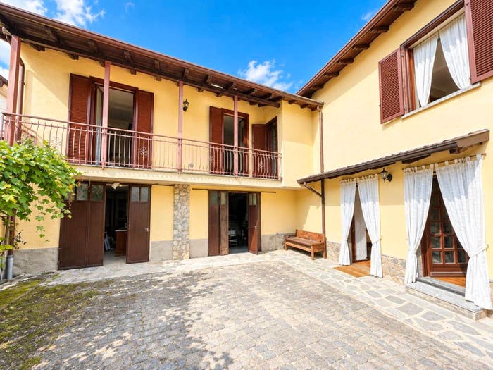 Casa quadrilocale in vendita in Strada Comunale per San Giovanni, San Giovanni, Godiasco Salice Terme