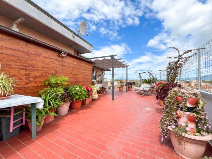 Casa con 5 locali in vendita in Via Casamicciola, Marina di Massa Centro, Massa