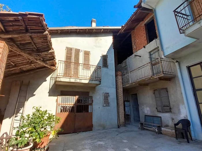 Casa con 6 locali in vendita in Via Roma, Berzano di San Pietro