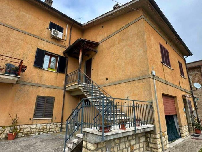 Appartamento quadrilocale in vendita in Via della Quercia Antica, Centro, Fabro