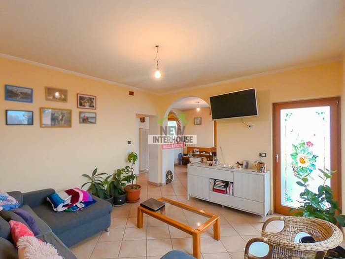 Casa con 6 locali in vendita in Via Cazzaso, Zuglio