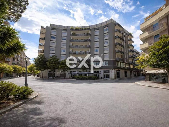 Appartamento con 5 locali in vendita in Piazza Guglielmo Marconi, Ospedale, Andria