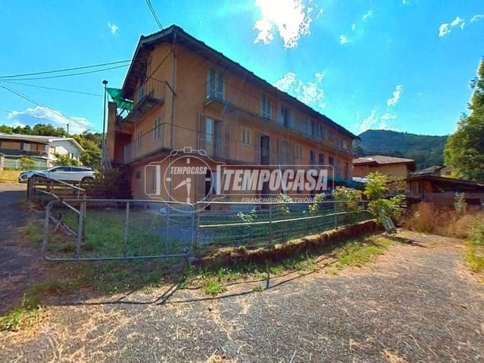 Casa con 6 locali in vendita in Strada Provinciale dir, La Villa, Traves
