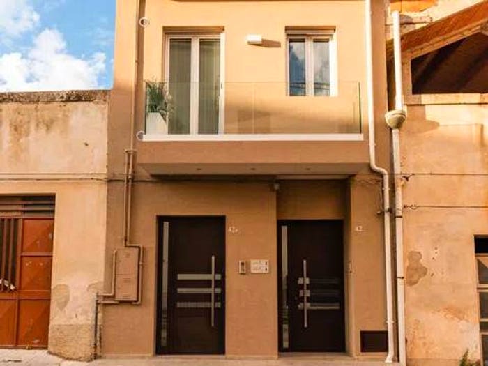 Casa con 6 locali in vendita in Via Fratelli Bandiera, Centro, Ispica