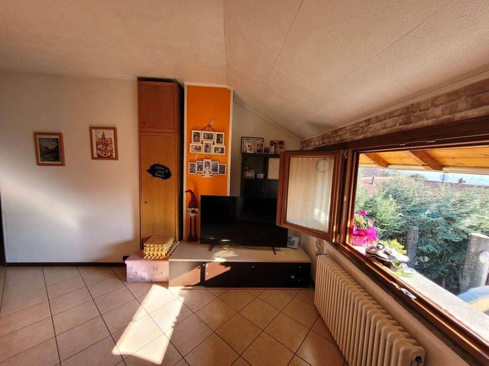 Appartamento trilocale in vendita in Via Roma, Montano, Montano Lucino