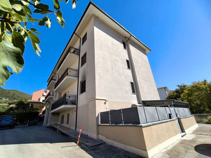 Appartamento quadrilocale in vendita in Via Carlo Lombardo, Santa Barbara San Sisto, L'Aquila