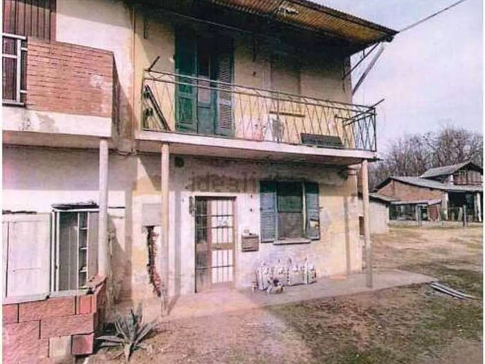 Casa con 6 locali in vendita in Via Venturina, Garlasco