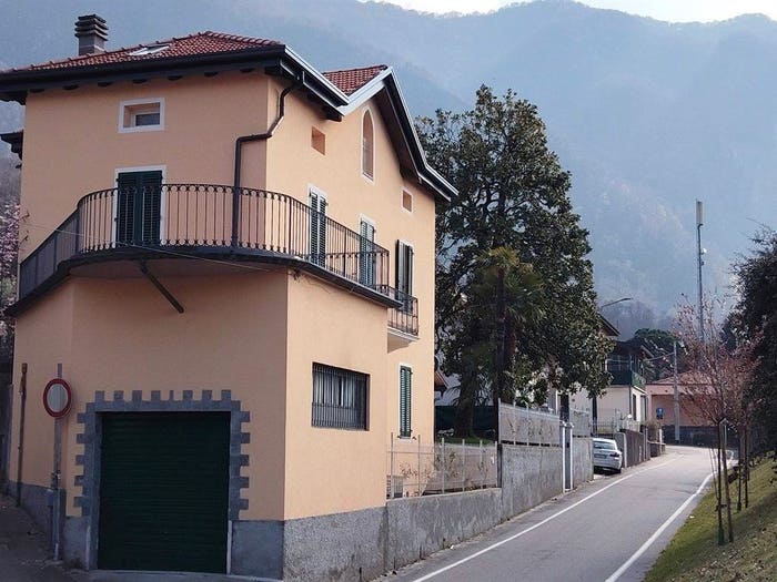Casa con 6 locali in vendita in Via Alla Fermata, Castello, Castelveccana