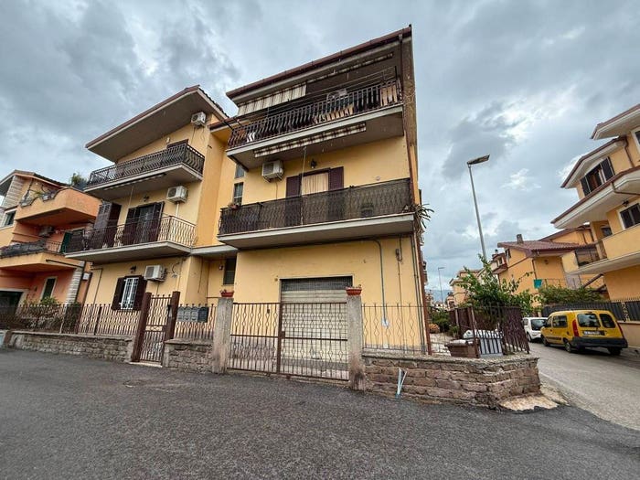 Appartamento trilocale in vendita in Via Luigi Settembrini, Villanova, Guidonia Montecelio