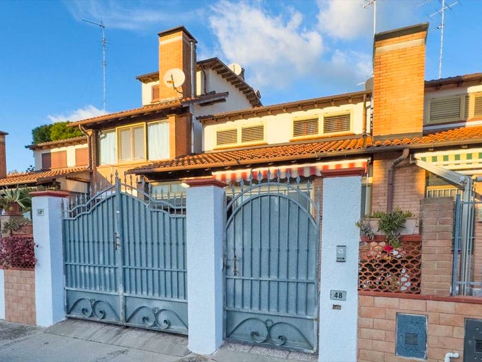 Casa trilocale in vendita in Viale Cecoslovacchia, Lido delle Nazioni, Comacchio