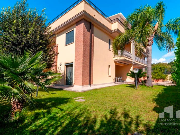 Appartamento trilocale in vendita in Via dei Cursori, Centro, Sabaudia