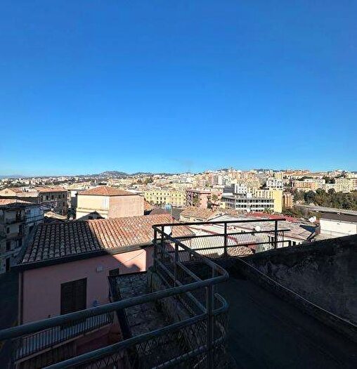 Appartamento con 5 locali in vendita in Vico San Giorgio, Centro Storico, Catanzaro