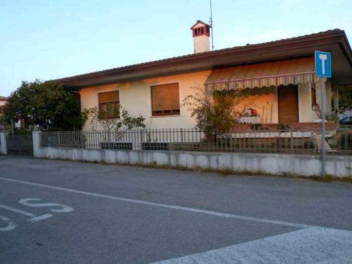 Casa con 6 locali in vendita in Via piemonte, Centro, Porcia