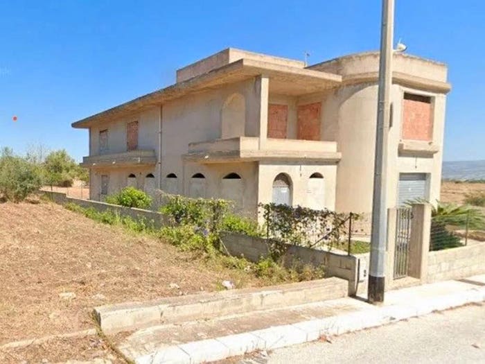 Casa con 6 locali in vendita in Via F Parri, Rosolini