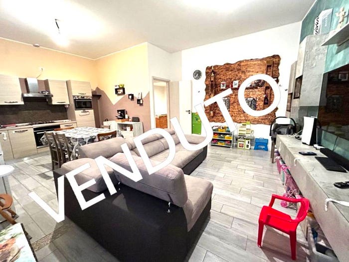 Appartamento bilocale in vendita in Via Generale Luigi Cadorna, Centro, Malnate