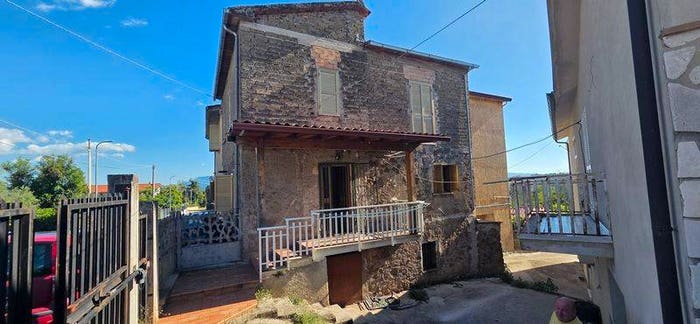 Casa quadrilocale in vendita in Contrada Vadoscuro, Piglio