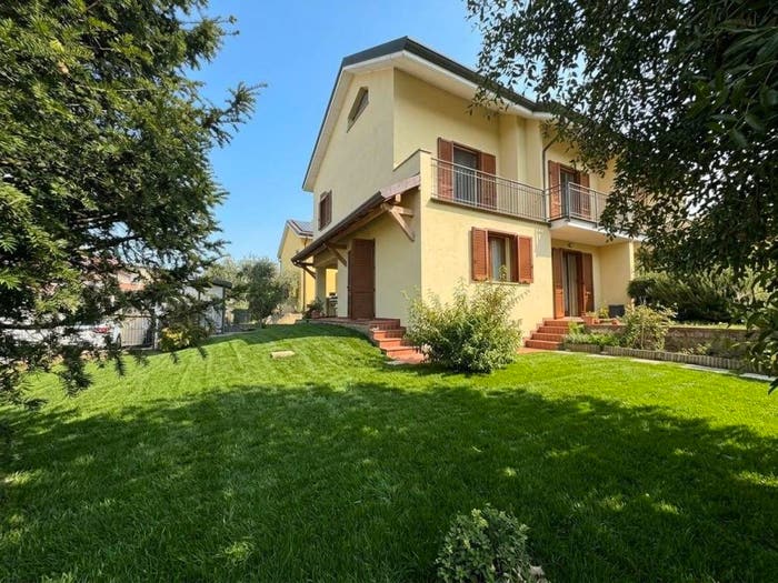 Casa quadrilocale in vendita in Via Giovanni Falcone, Casterno, Robecco sul Naviglio