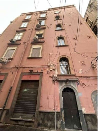 Appartamento trilocale in vendita in Vico II Strettola agli Orefici n, Borgo Orefici, Napoli