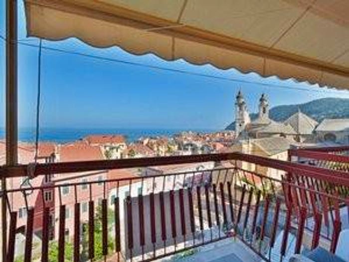 Appartamento trilocale in vendita in Via Andrea Doria, Laigueglia
