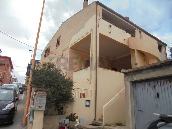 Appartamento trilocale in vendita in VIA G CESARACCIO, La Maddalena