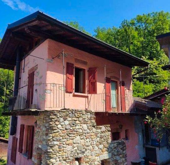 Casa trilocale in vendita in Località Molino Dolza, Azzio