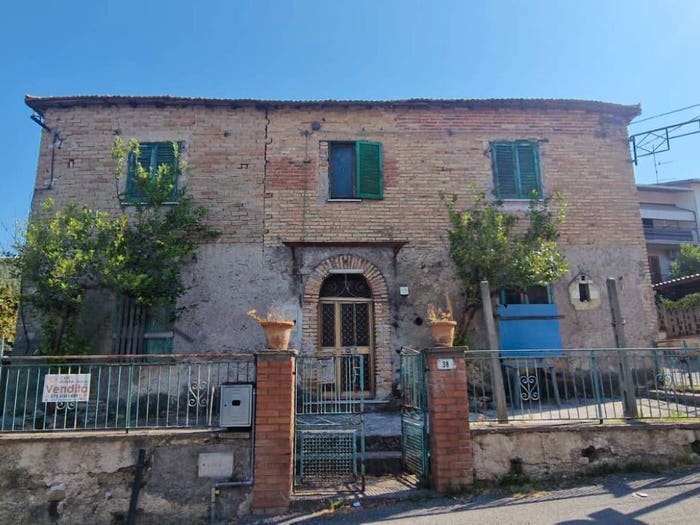 Casa con 6 locali in vendita in via carlo pisacane, Talocci, Fara in Sabina