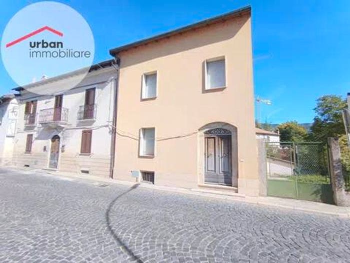 Casa con 5 locali in vendita in Via Del Duomo, Coppito Preturo, L'Aquila