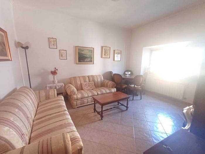 Appartamento trilocale in vendita in Viale Santa Lucia, Piansano