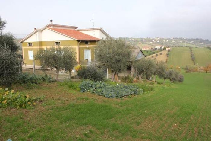 Casa con 6 locali in vendita in Frazione borrano, Civitella del Tronto