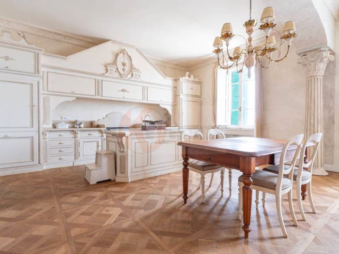 Appartamento con 6 locali in vendita in Via Garibaldi, Pivarada, Alghero
