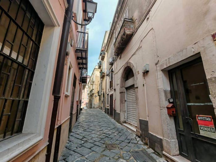 Appartamento quadrilocale in vendita in Via Pietro De Caro, Centro Storico, Benevento