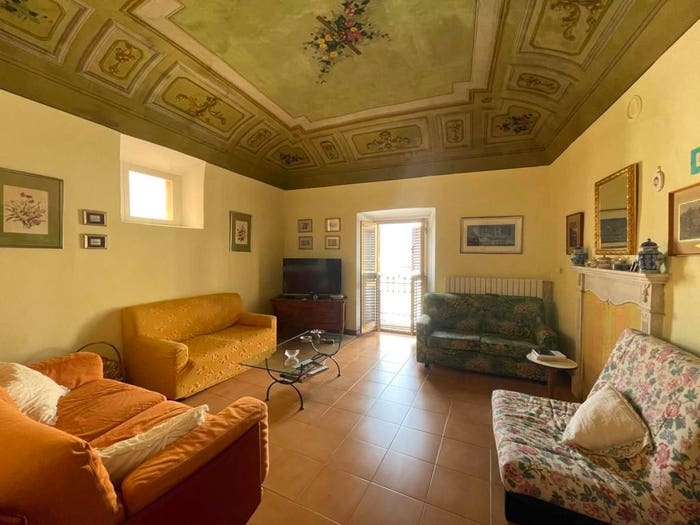 Casa quadrilocale in vendita in Via Roma, Centro, Capestrano