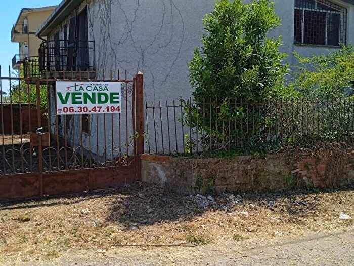Casa con 6 locali in vendita in Via Limone Piemonte, Osteria Nuova, Roma