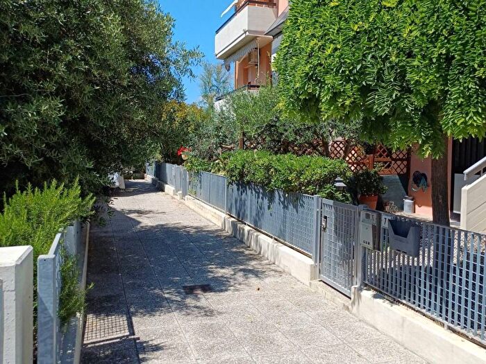 Appartamento con 5 locali in vendita in Via Monte Argentario, Borgo Santa Maria, Pesaro