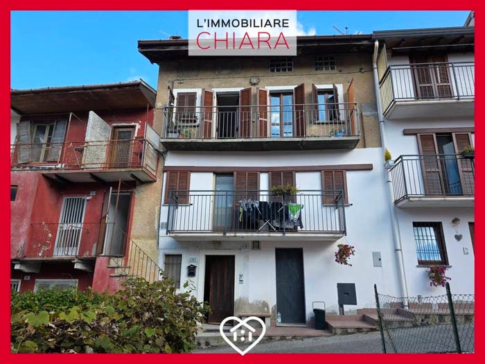 Appartamento quadrilocale in vendita in Vicolo Vanini, Bedero Valcuvia
