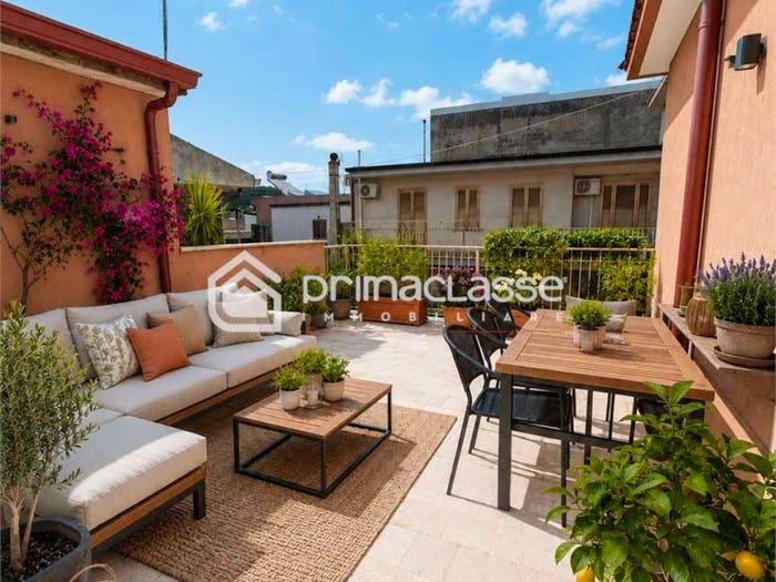 Appartamento con 6 locali in vendita in Giarratana