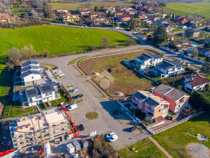 Casa quadrilocale in vendita in Via della Rondella, Lesignano de' Bagni