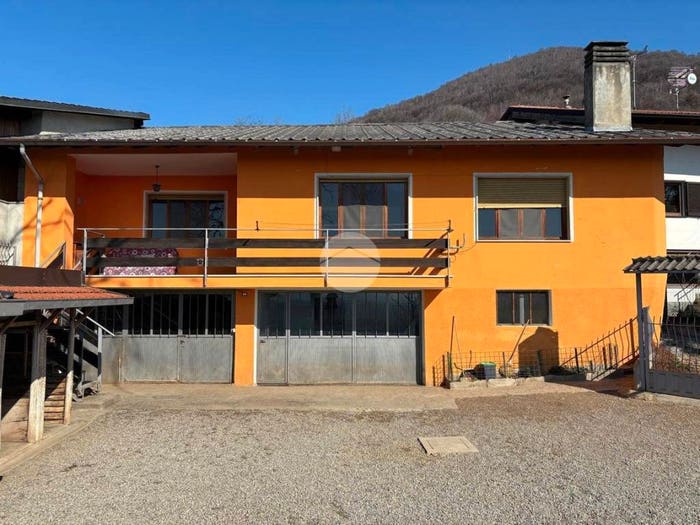 Casa quadrilocale in vendita in Località Vernetti, Cuorgnè