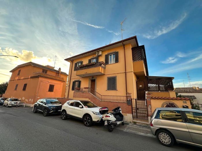 Appartamento quadrilocale in vendita in Via Giuseppe Verdi, Centro, Albano Laziale