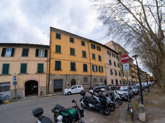 Appartamento con 6 locali in vendita in Piazza Santa Caterina, San Francesco, Pisa